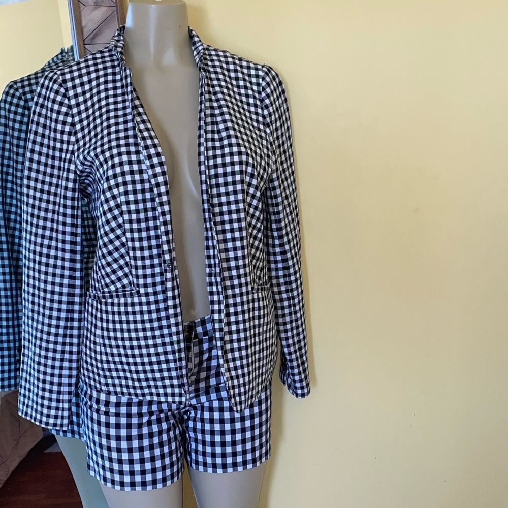 Pantsuit/ short suit